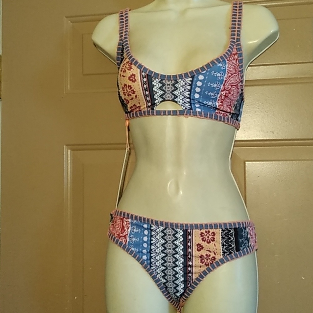 NWT MINKPINK BIKINI-LILY TOP & BOTTOM-SIZE MEDIUM
